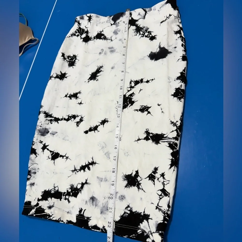 David Lerner Pencil Skirt. Size XS. Pristine Condition. - Picture 3 of 5